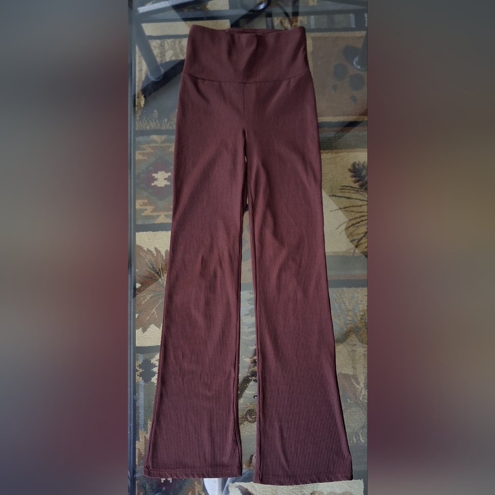 Elegant Brown Ribbed High-Waisted Pants